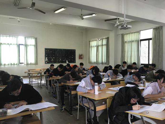 说明: 学生实训课堂2